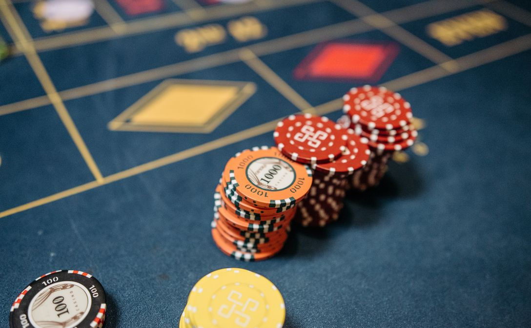 Online Casino: Spielautomaten und Live-Spiele im Überblick