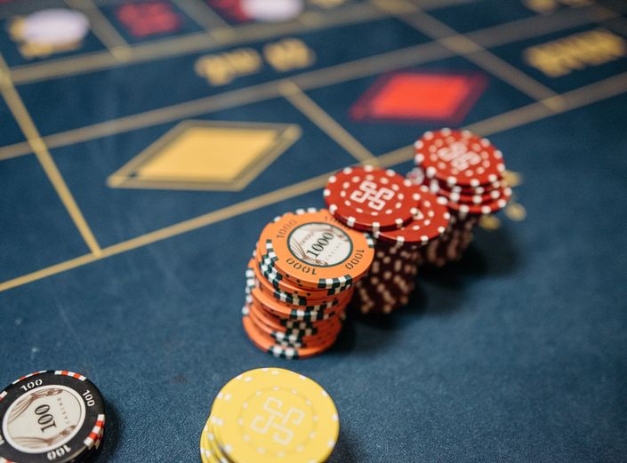 Online Casino: Spielautomaten und Live-Spiele im Überblick