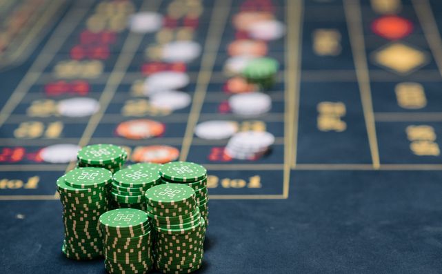 Online Casino: Spielautomaten und Live-Spiele im Überblick