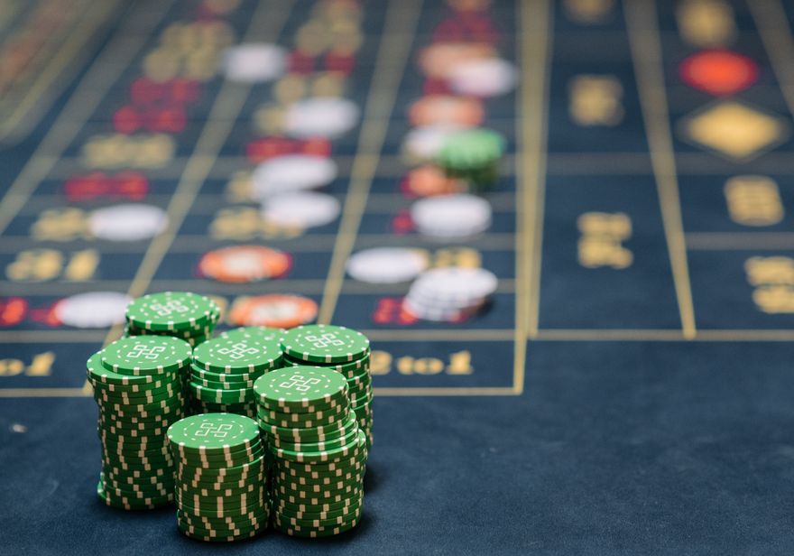 Online Casino: Spielautomaten und Live-Spiele im Überblick