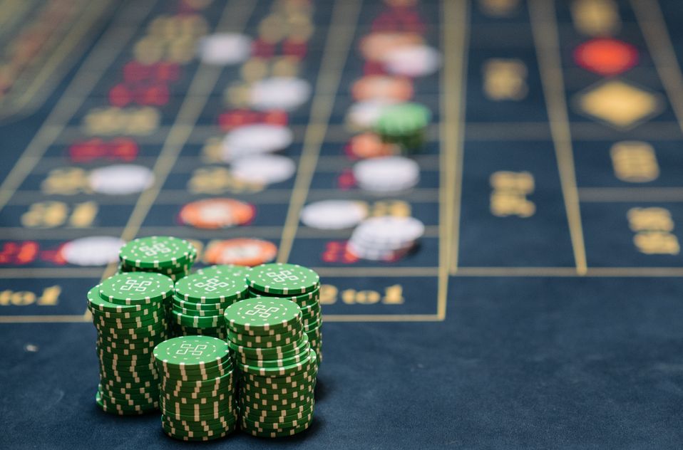 Online Casino: Spielautomaten und Live-Spiele im Überblick