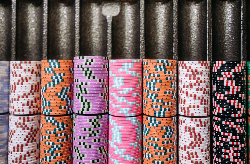 Online Casino: Spielautomaten und Live-Spiele im Überblick
