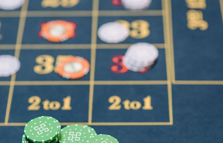Online Casino: Spielautomaten und Live-Spiele im Überblick