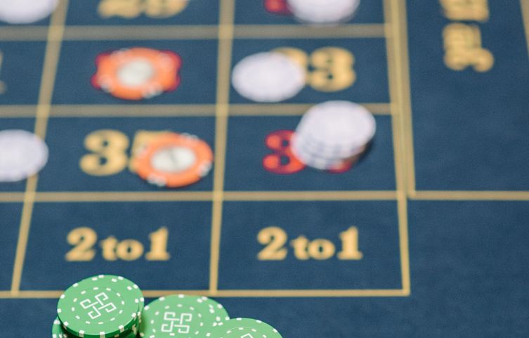 Online Casino: Spielautomaten und Live-Spiele im Überblick