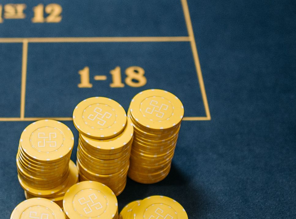 Online Casino: Spielautomaten und Live-Spiele im Überblick