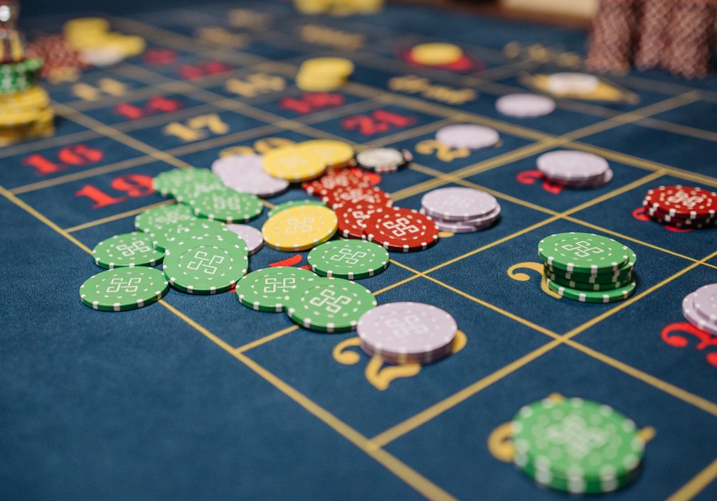 Online Casino: Spielautomaten und Live-Spiele im Überblick