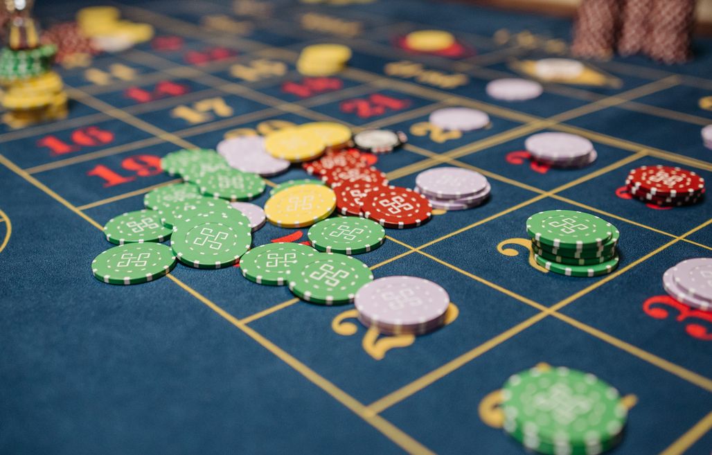 Online Casino: Spielautomaten und Live-Spiele im Überblick