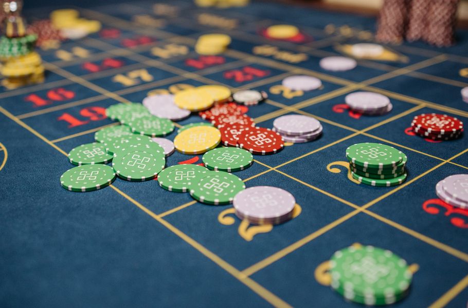 Online Casino: Spielautomaten und Live-Spiele im Überblick