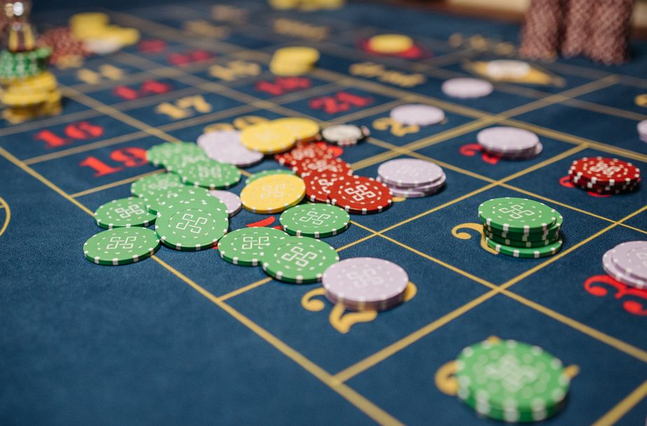 Online Casino: Spielautomaten und Live-Spiele im Überblick