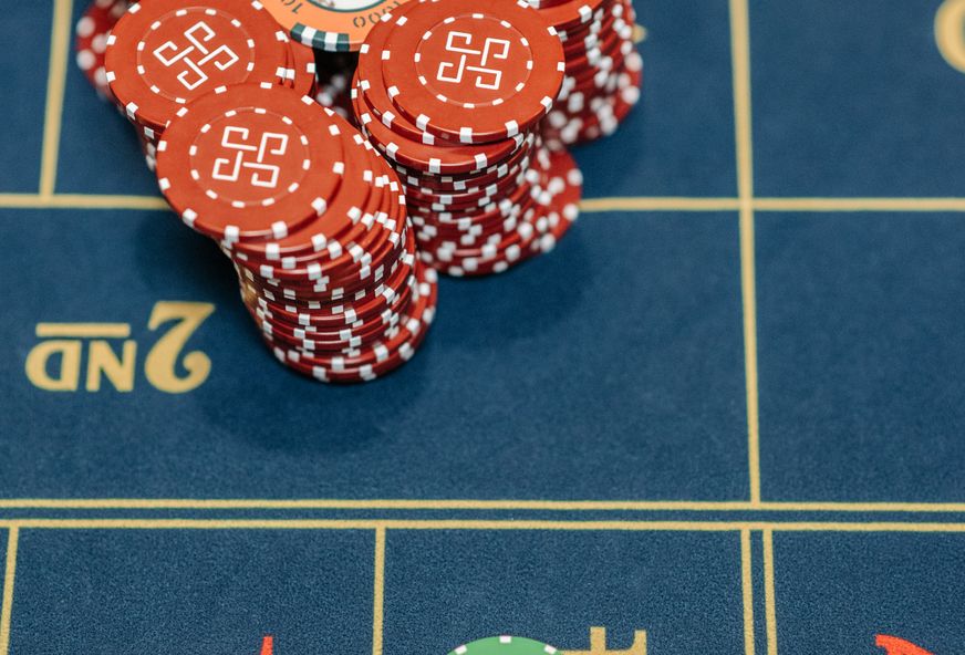 Online Casino: Spielautomaten und Live-Spiele im Überblick