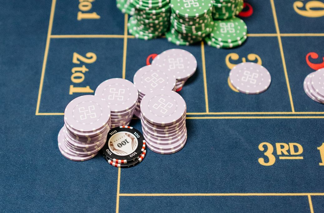 Online Casino: Spielautomaten und Live-Spiele im Überblick