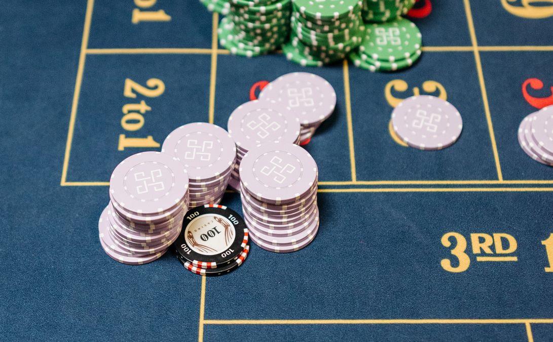 Online Casino: Spielautomaten und Live-Spiele im Überblick