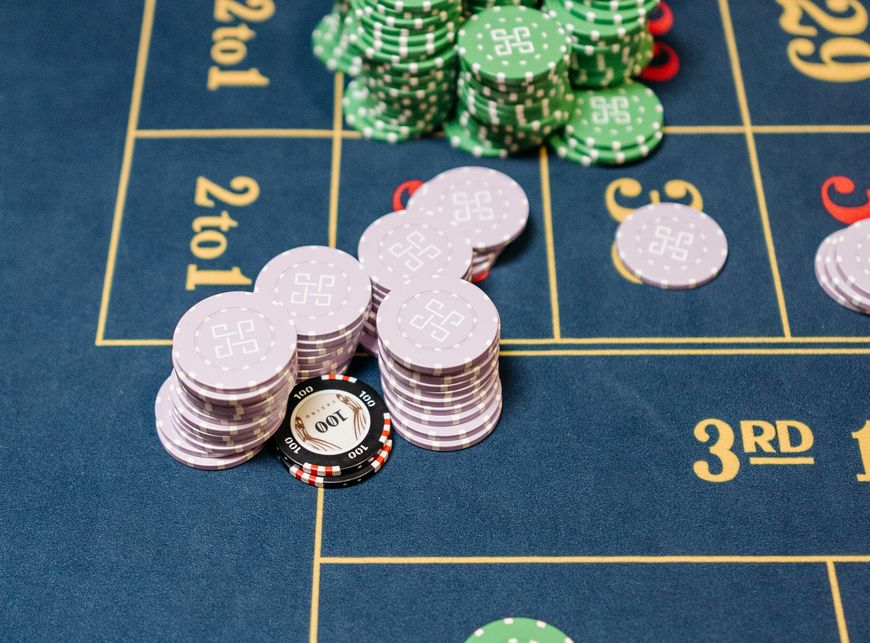 Online Casino: Spielautomaten und Live-Spiele im Überblick