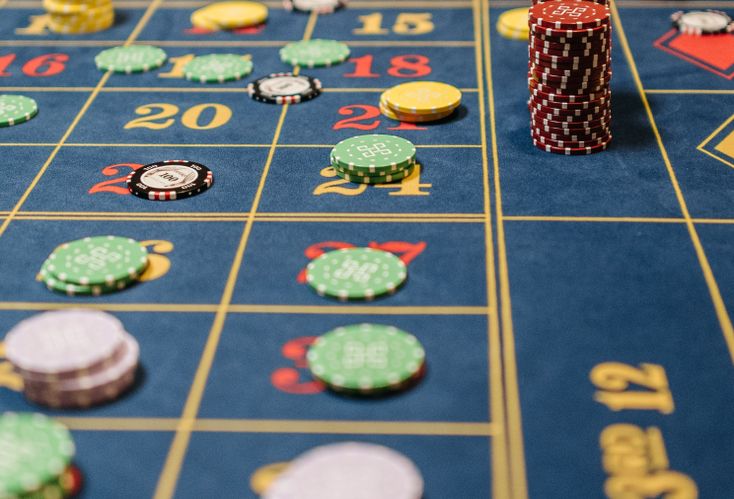 Online Casino: Spielautomaten und Live-Spiele im Überblick