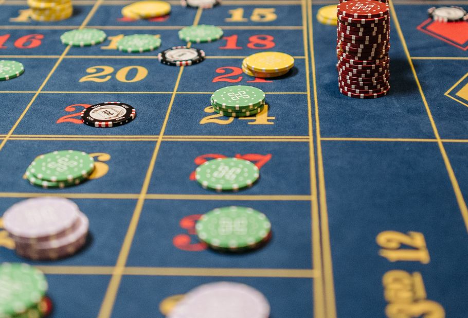 Online Casino: Spielautomaten und Live-Spiele im Überblick