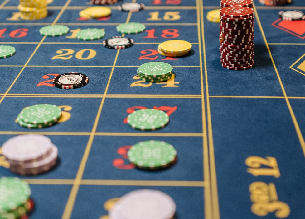 Online Casino: Spielautomaten und Live-Spiele im Überblick