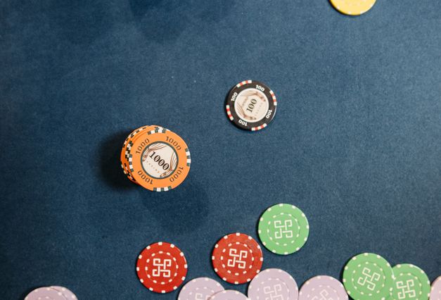 Online Casino: Spielautomaten und Live-Spiele im Überblick