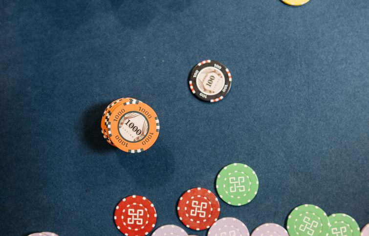 Online Casino: Spielautomaten und Live-Spiele im Überblick