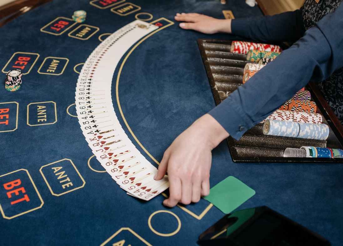 Online Casino: Spielautomaten und Live-Spiele im Überblick