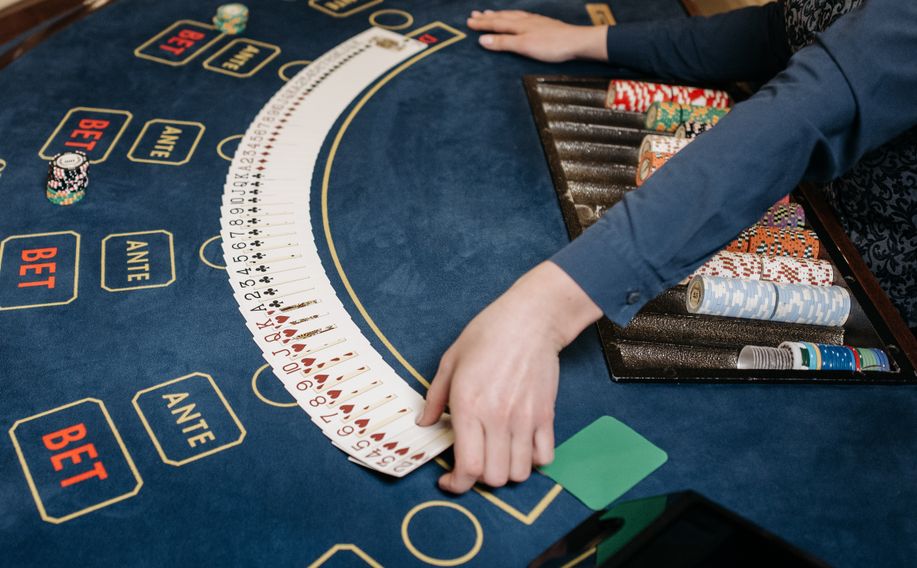 Online Casino: Spielautomaten und Live-Spiele im Überblick