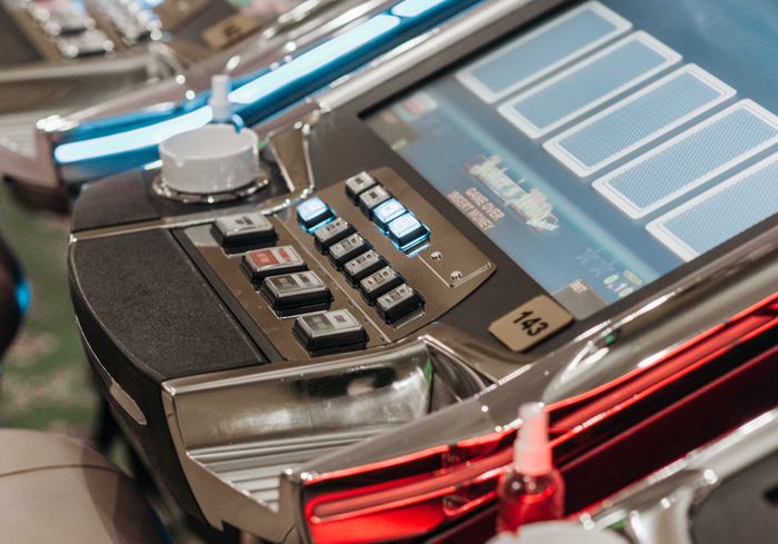 Online Casino: Spielautomaten und Live-Spiele im Überblick