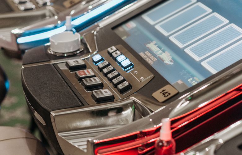 Online Casino: Spielautomaten und Live-Spiele im Überblick