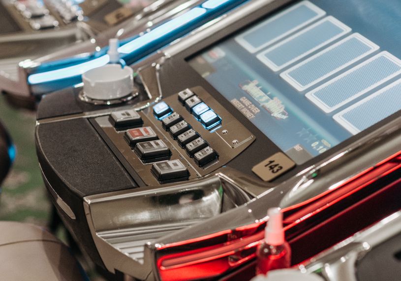 Online Casino: Spielautomaten und Live-Spiele im Überblick