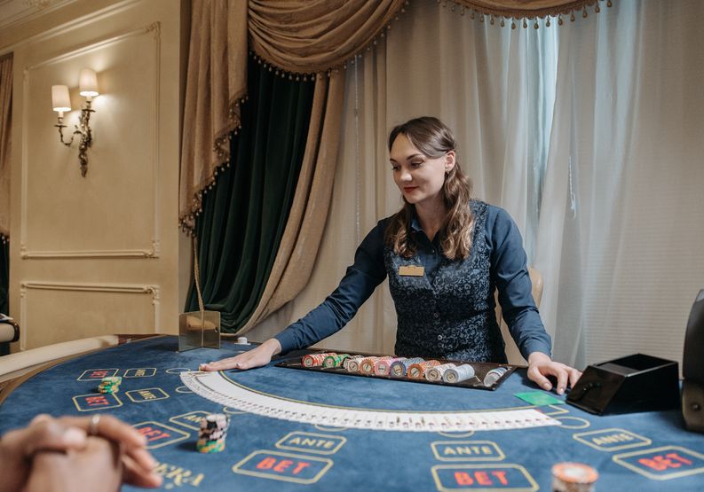 Online Casino: Spielautomaten und Live-Spiele im Überblick