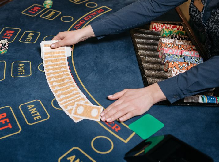 Online Casino: Spielautomaten und Live-Spiele im Überblick