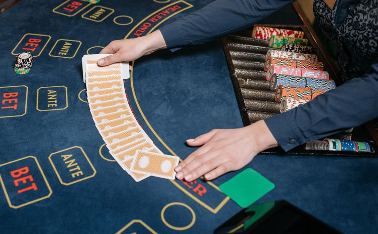 Online Casino: Spielautomaten und Live-Spiele im Überblick