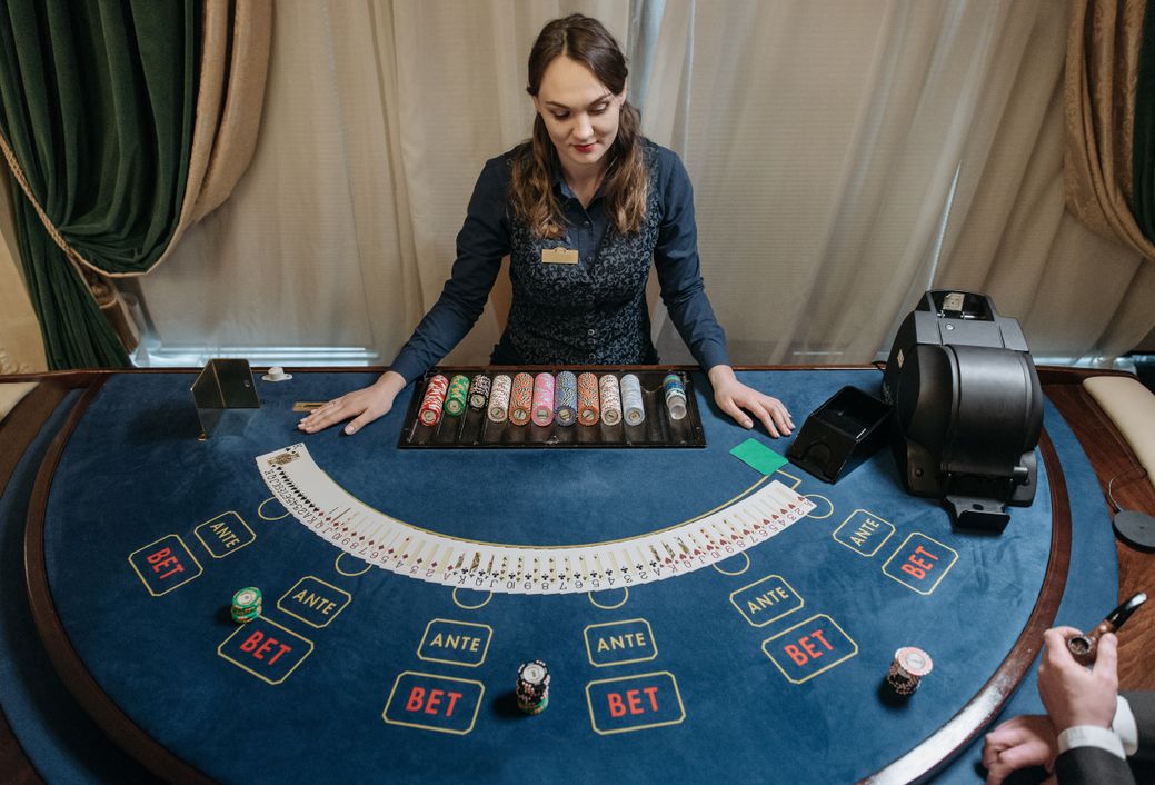 Online Casino: Spielautomaten und Live-Spiele im Überblick
