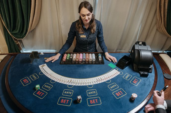 Online Casino: Spielautomaten und Live-Spiele im Überblick