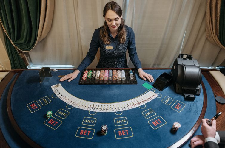Online Casino: Spielautomaten und Live-Spiele im Überblick