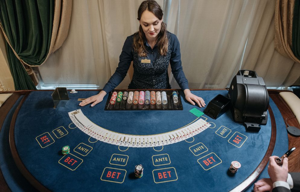 Online Casino: Spielautomaten und Live-Spiele im Überblick