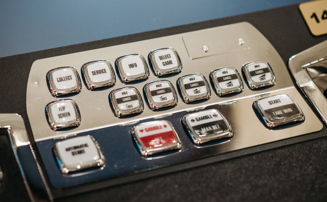 Online Casino: Spielautomaten und Live-Spiele im Überblick