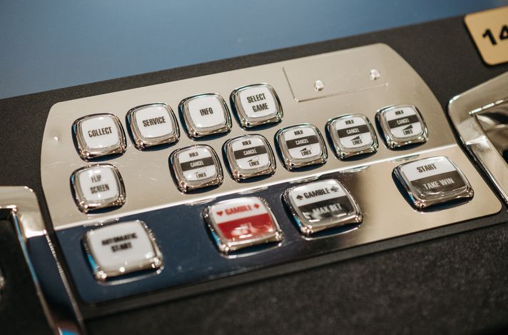 Online Casino: Spielautomaten und Live-Spiele im Überblick