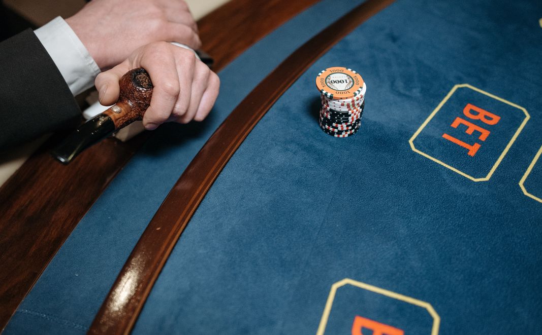 Online Casino: Spielautomaten und Live-Spiele im Überblick