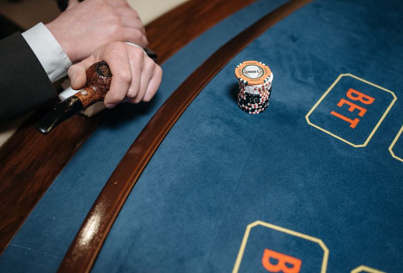 Online Casino: Spielautomaten und Live-Spiele im Überblick