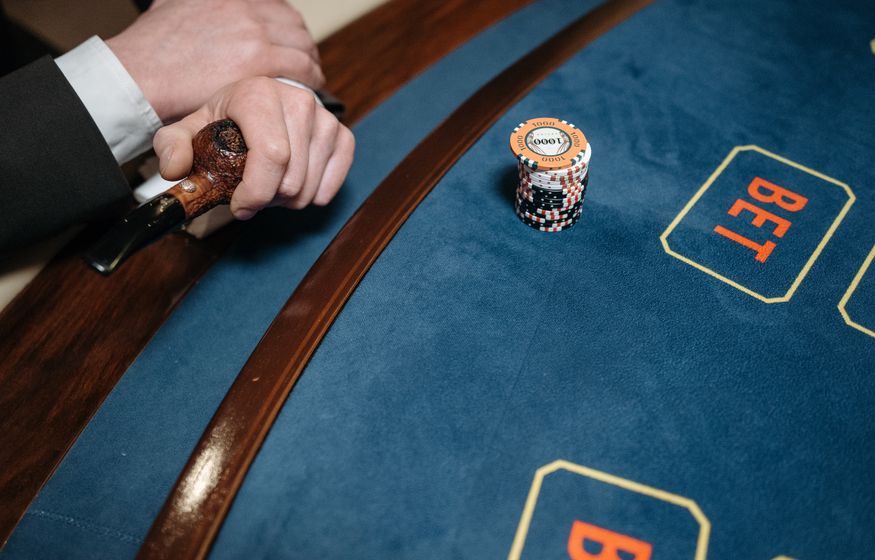 Online Casino: Spielautomaten und Live-Spiele im Überblick