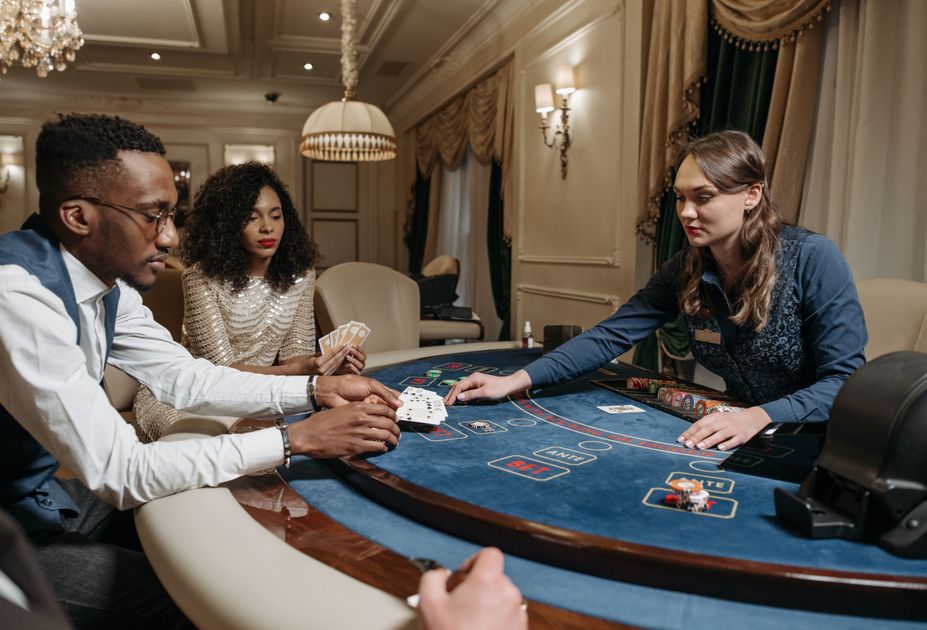Online Casino: Spielautomaten und Live-Spiele im Überblick