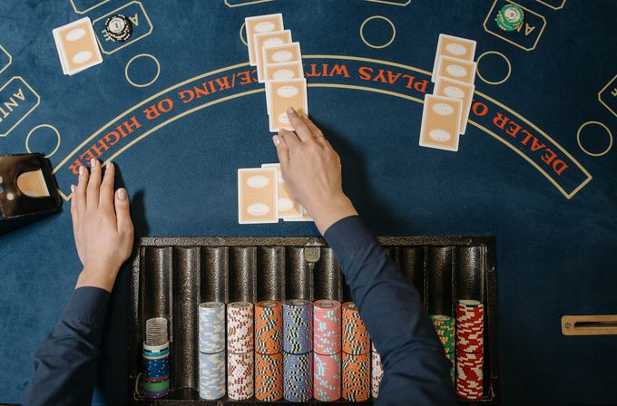 Online Casino: Spielautomaten und Live-Spiele im Überblick