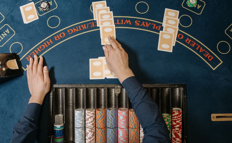 Online Casino: Spielautomaten und Live-Spiele im Überblick