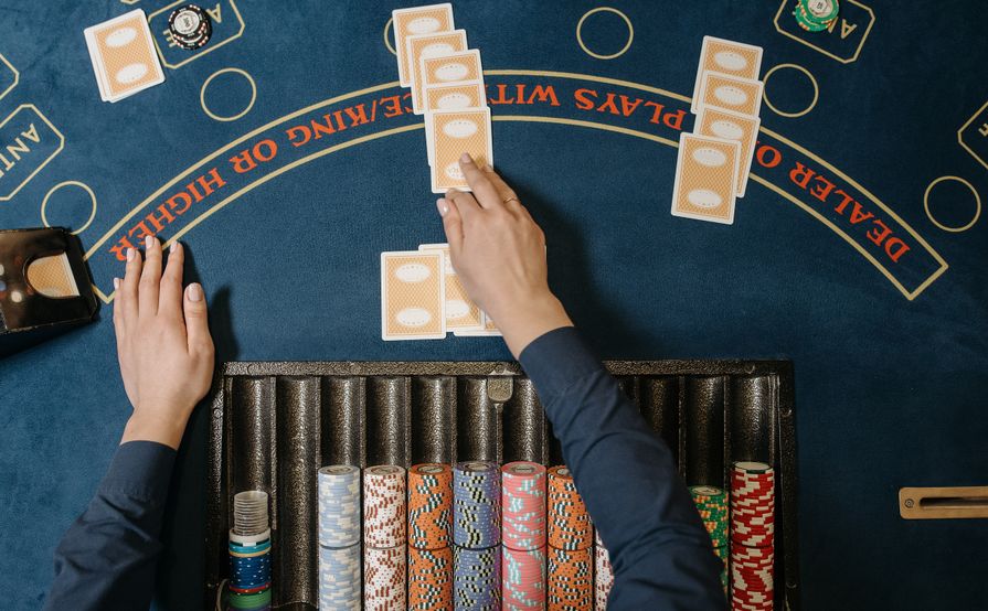 Online Casino: Spielautomaten und Live-Spiele im Überblick