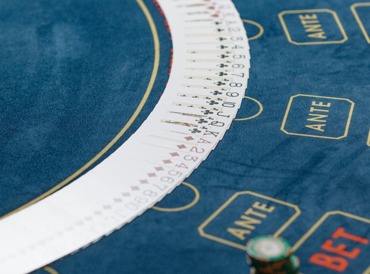 Online Casino: Spielautomaten und Live-Spiele im Überblick