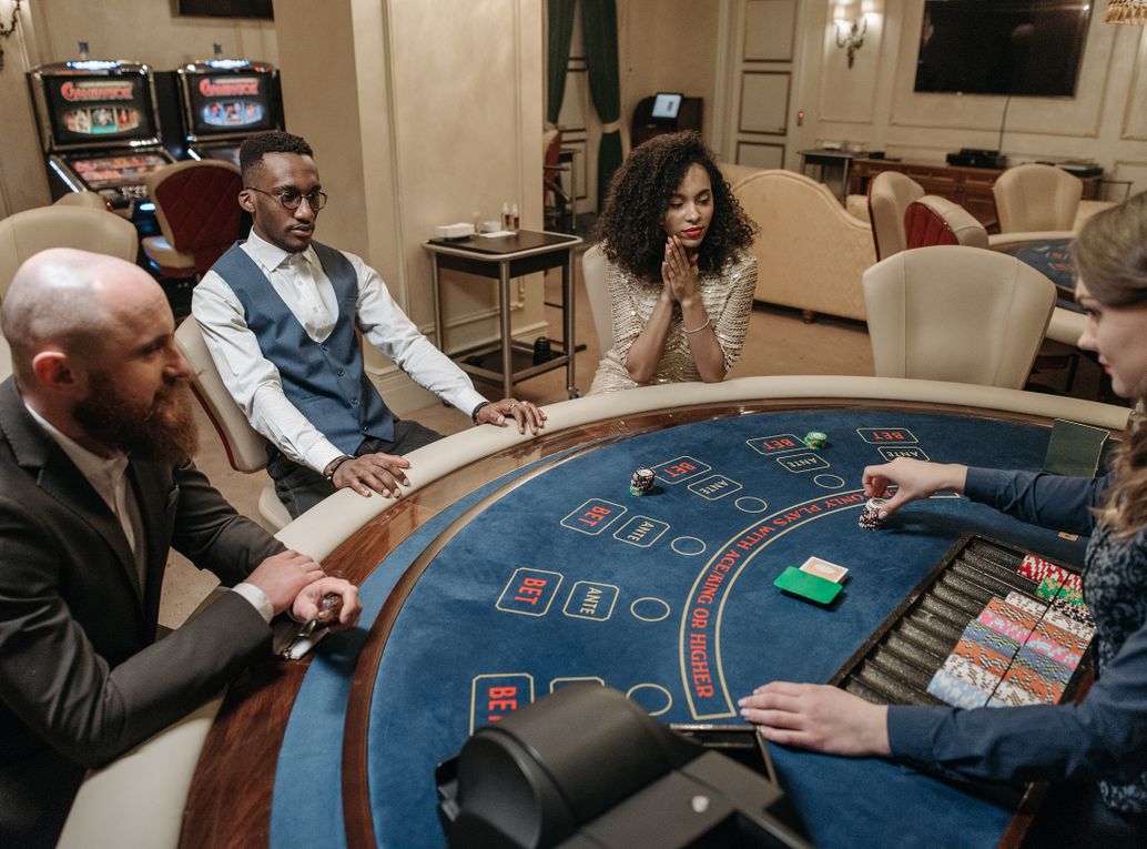 Online Casino: Spielautomaten und Live-Spiele im Überblick