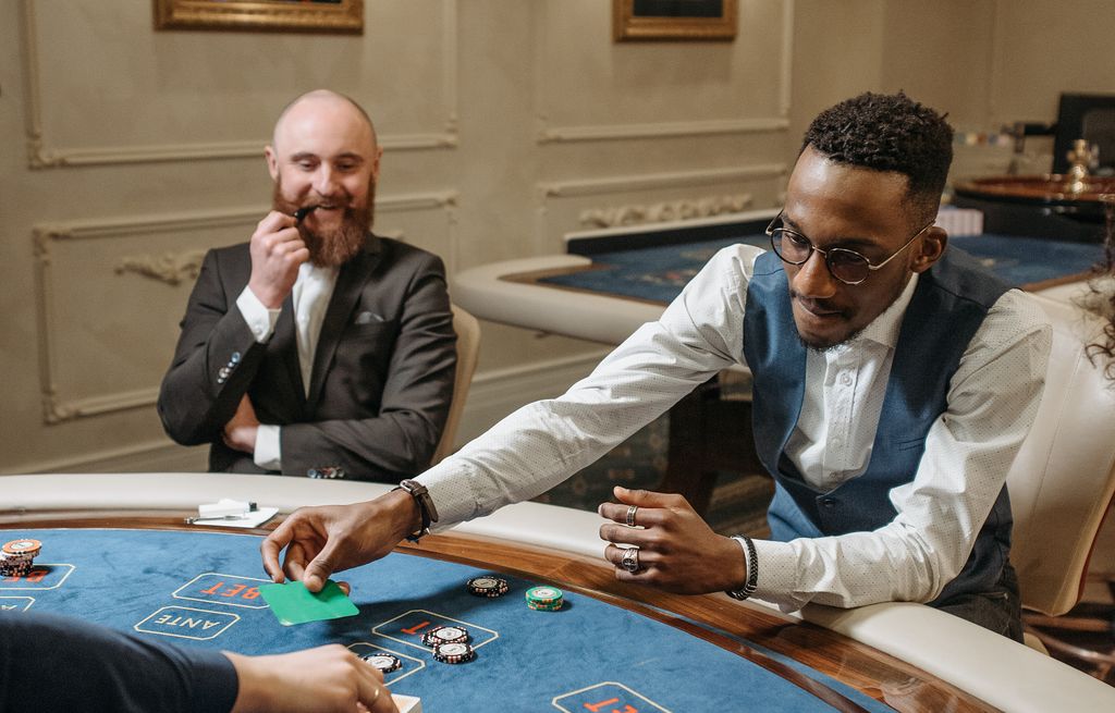 Online Casino: Spielautomaten und Live-Spiele im Überblick
