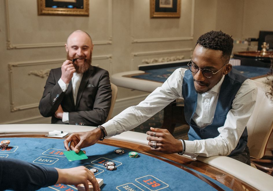 Online Casino: Spielautomaten und Live-Spiele im Überblick