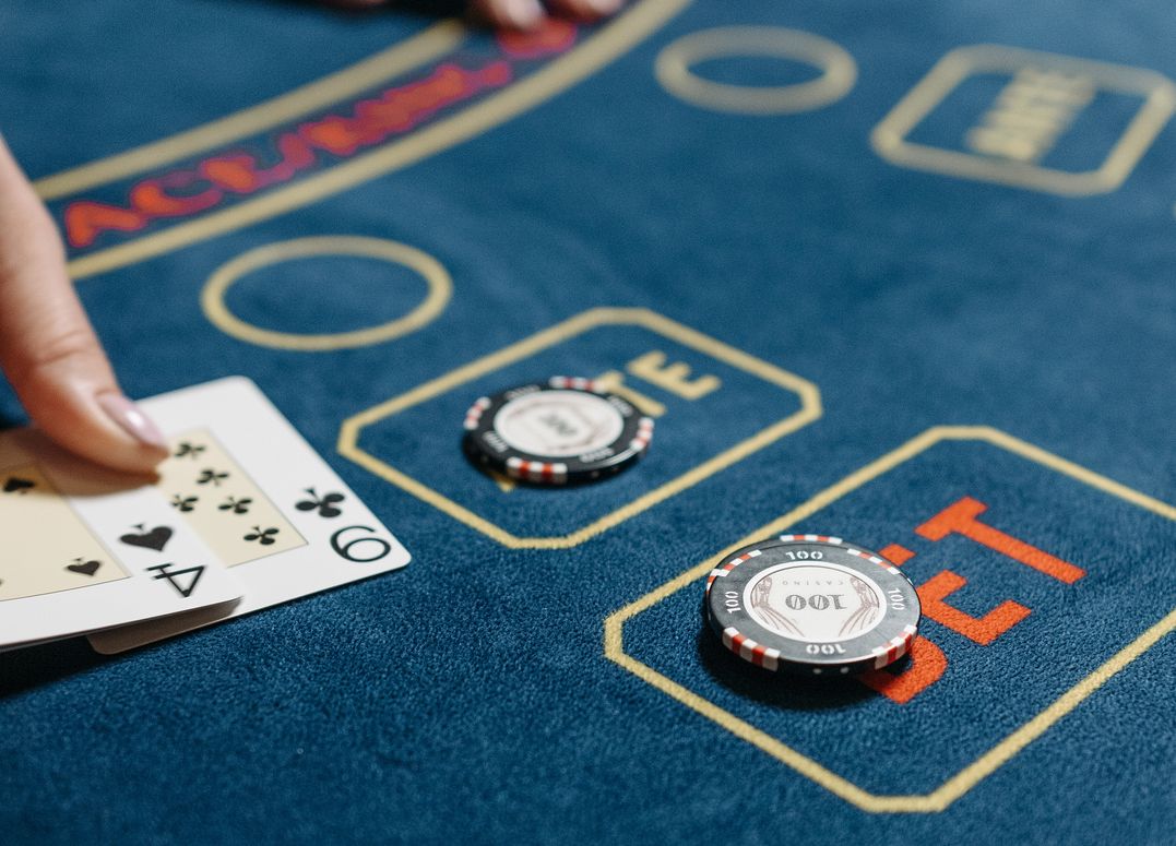 Online Casino: Spielautomaten und Live-Spiele im Überblick