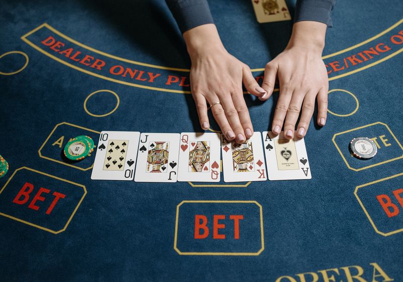 Online Casino: Spielautomaten und Live-Spiele im Überblick