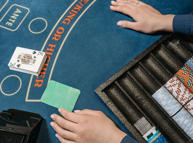 Online Casino: Spielautomaten und Live-Spiele im Überblick